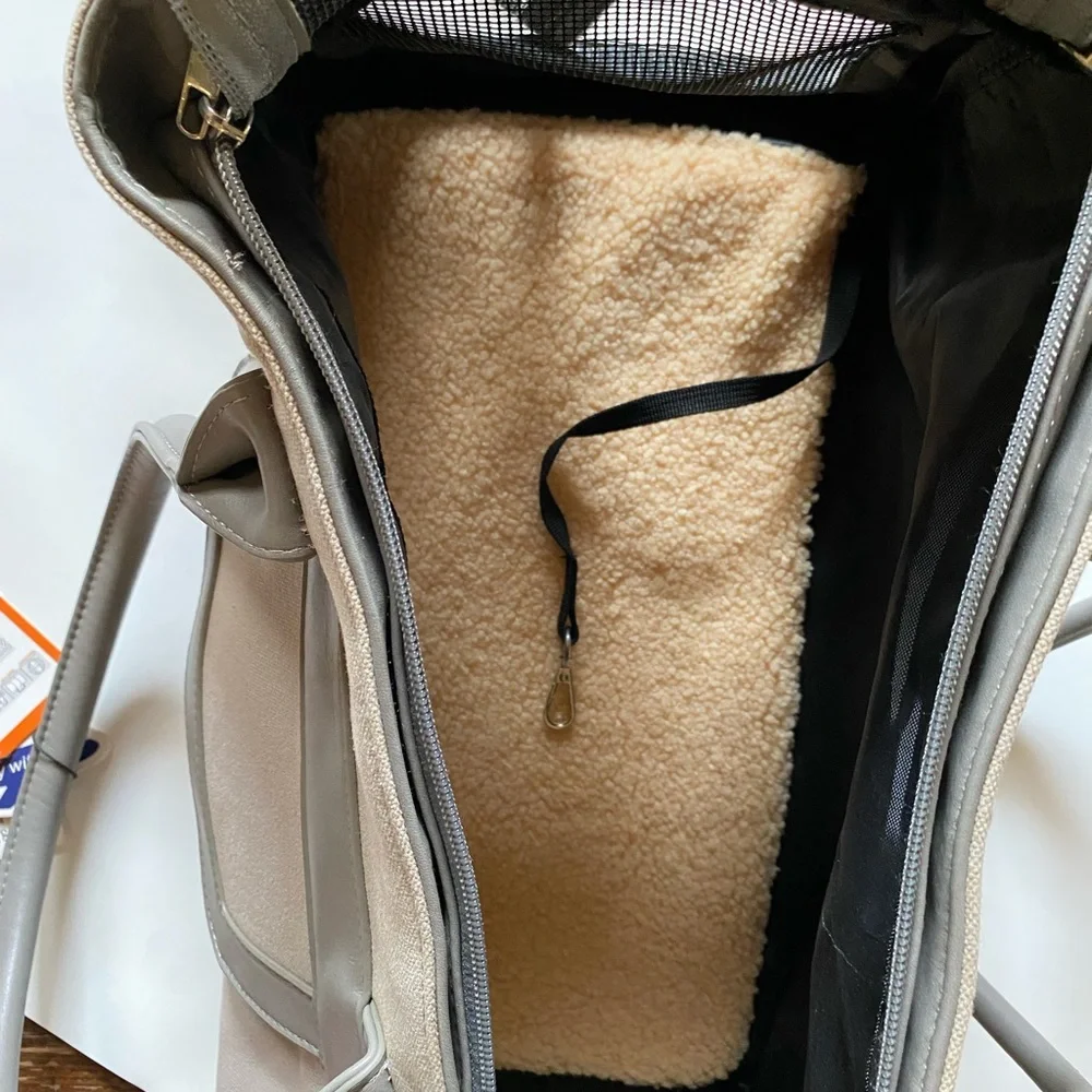 NWT Bon Voyage pet carrier